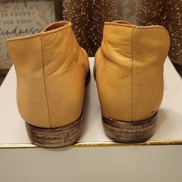 Free People Royale Flats Nude Natural Leather Cut Out Pointed Toe Bootie 39.5 EU - Picture 3 of 16